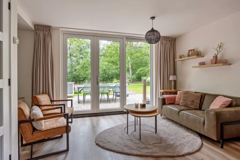 rotate=0,fit=contain,width=2880-2