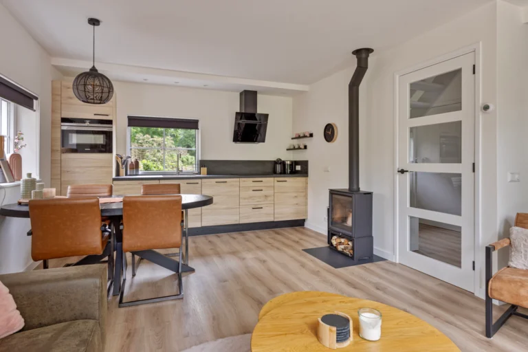 rotate=0,fit=contain,width=2880-5