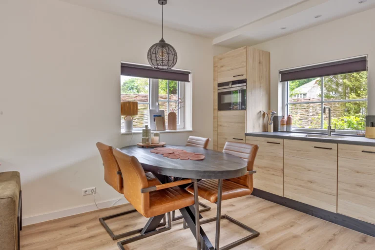 rotate=0,fit=contain,width=2880-6